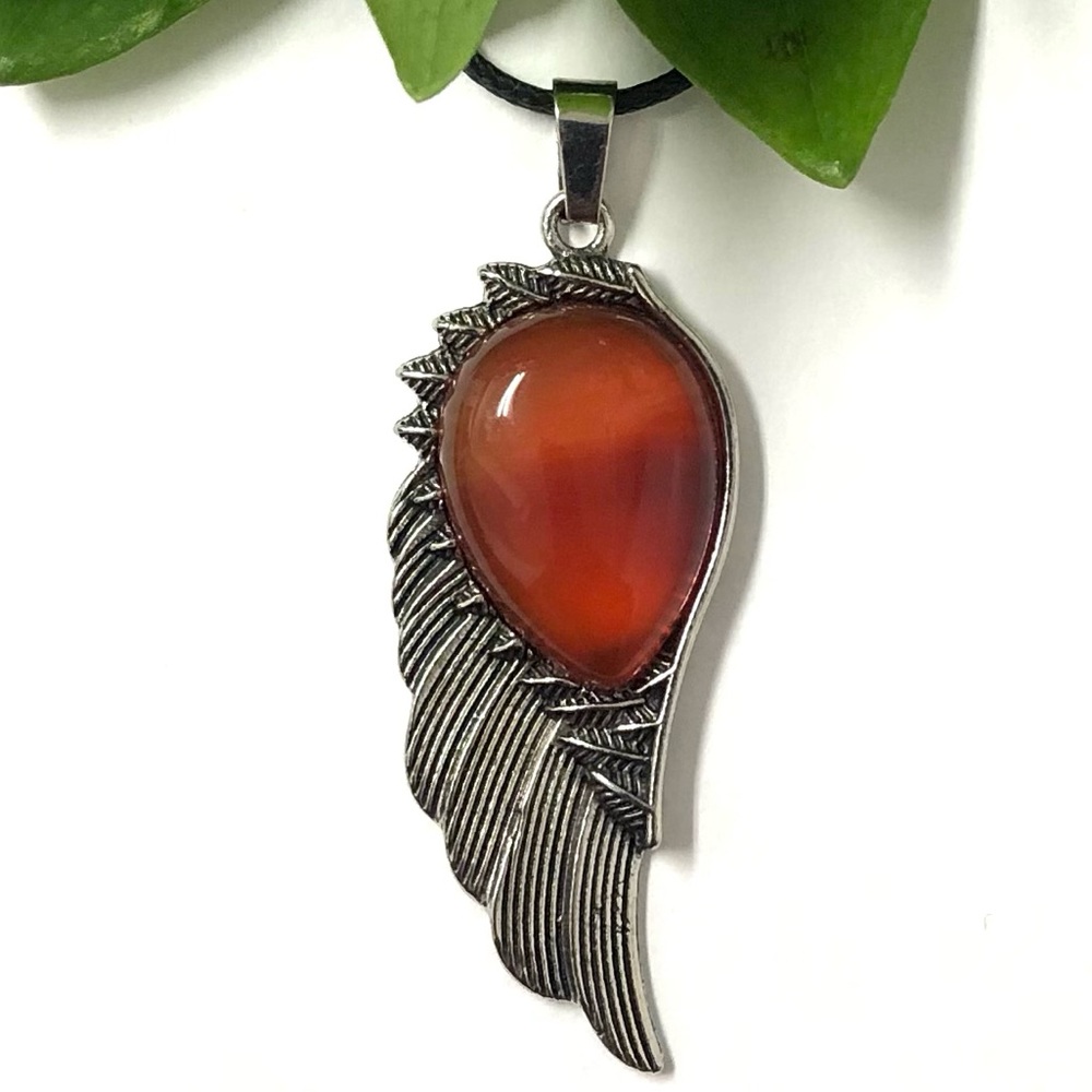 Red Agate Natural Stone Wing Shape Pendant Necklace Gemstone Pendant